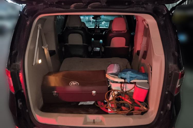 Used Buick GL8 2011 2.4L LT Luxury Business Executive Edition Trunk