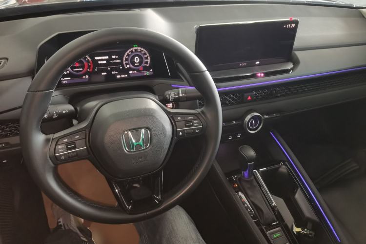 Used Honda Accord 2025 Sport Series 260TURBO Luxury Edition Center Console