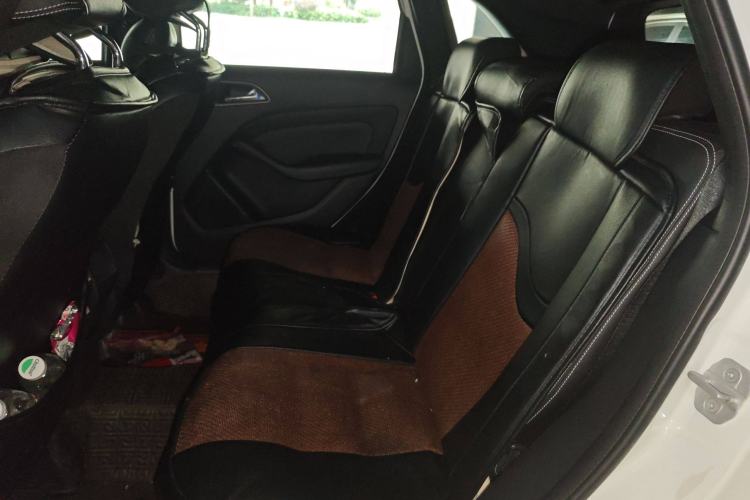 Used Mercedes-Benz B-Class 2015 B 200 Sport Edition Left Rear Seat