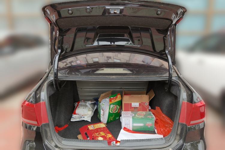 Used Volkswagen Santana 2015 1.6L Manual Fashion Edition