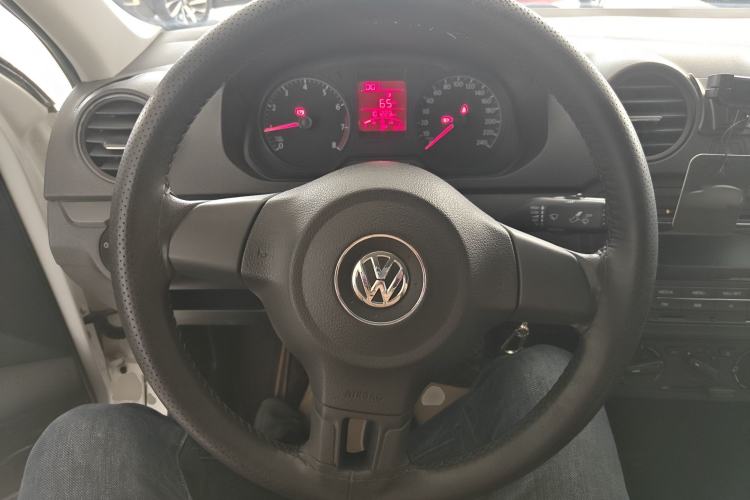 Used Volkswagen Jetta 2015 Zhuihui Edition 1.4L Manual Fashion Model Steering Wheel