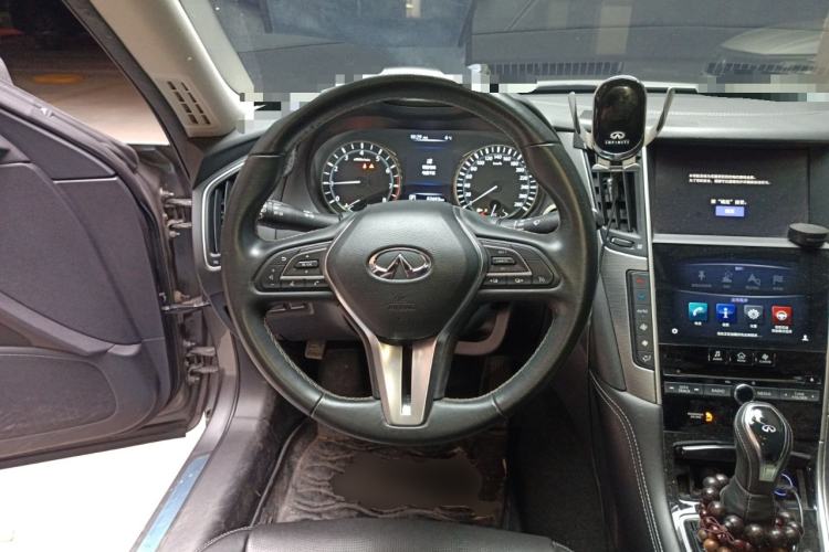Used Infiniti Q50L 2018 2.0T Enjoyment Version China VI Standard Steering Wheel