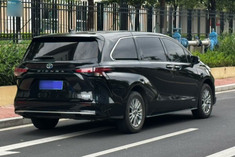 Used Toyota SIENNA 2021 2.5L Hybrid Premium Edition Exterior 8