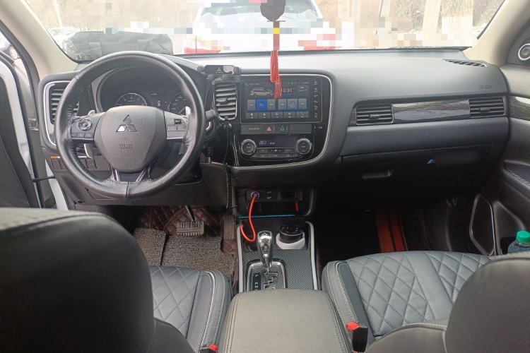 Used Mitsubishi Outlander 2020 2.4L 4x4 Zhi Xiang Edition 5 Seats