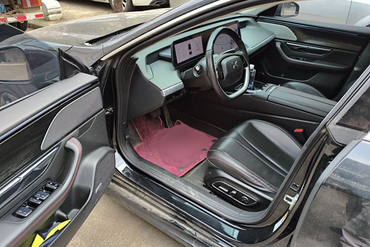 Used XPeng P7 2022 480G+ Interior 3