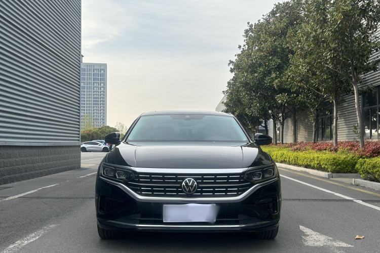 Used Volkswagen Passat 2024 380TSI Luxury Edition Exterior 4