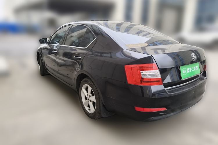 Used Skoda Octavia 2015 1.6L Automatic Yijun Edition Rear Left 45 Deg
