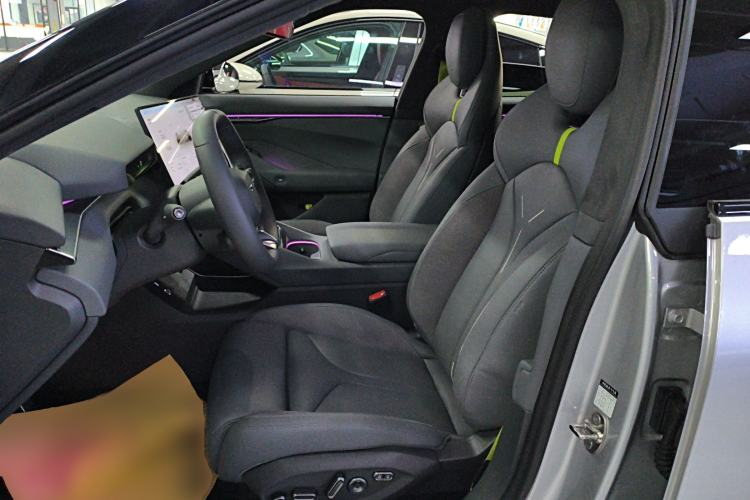 Used XPeng P7 2025 Model—750 All-Wheel-Drive High-Performance Ultra