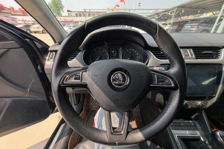 Used Skoda Octavia 2016 1.6L Manual Smart Drive Version Steering Wheel