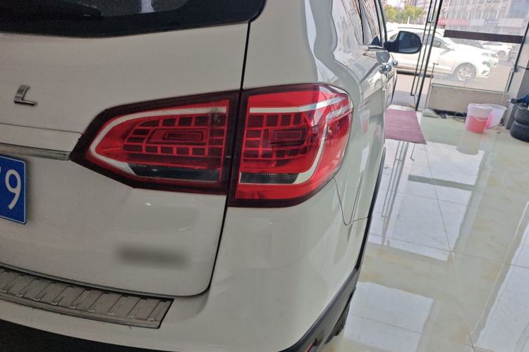 Used Haval H6 2015 Revised Version Sport Edition 1.5T Manual Transmission Two-Wheel Drive Elite Grade
