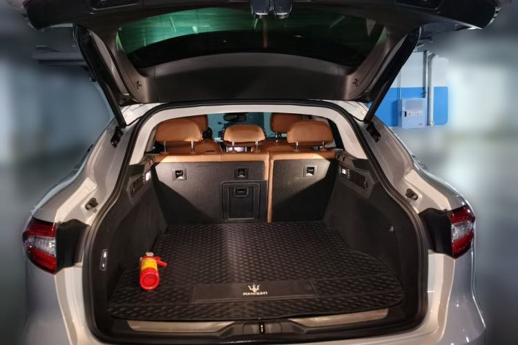 Used Maserati Levante 2016 3.0T Standard Edition Trunk