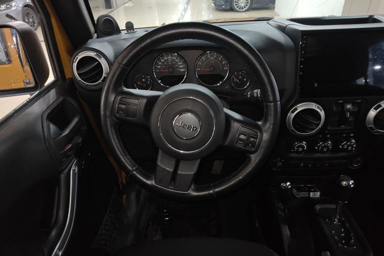 Used Jeep Wrangler 2014 3.0L Sahara Four-Door Edition