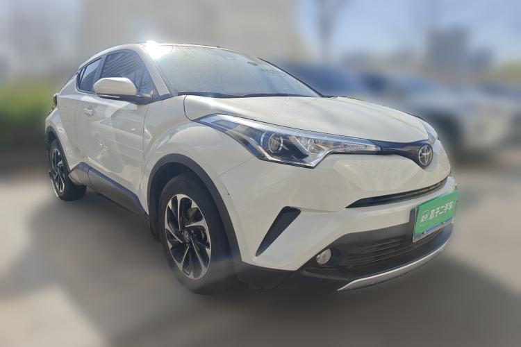 Used Toyota IZOA 2018 2.0L Yichi Version China VI Standard Front Right 45 Deg