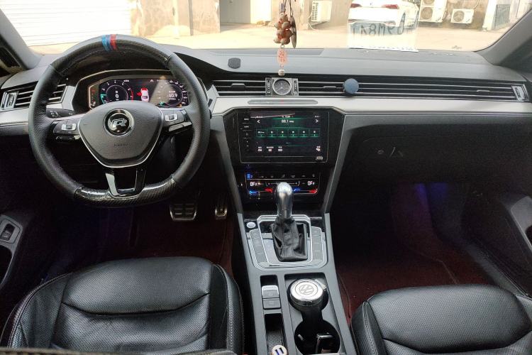 Used Volkswagen FAW-Volkswagen CC 2020 330TSI Glamour Edition China VI Standard Center Console