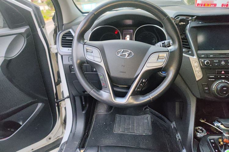 Used Hyundai Santa Fe 2017 2.0T Automatic All-Wheel Drive Smart 7-Seater