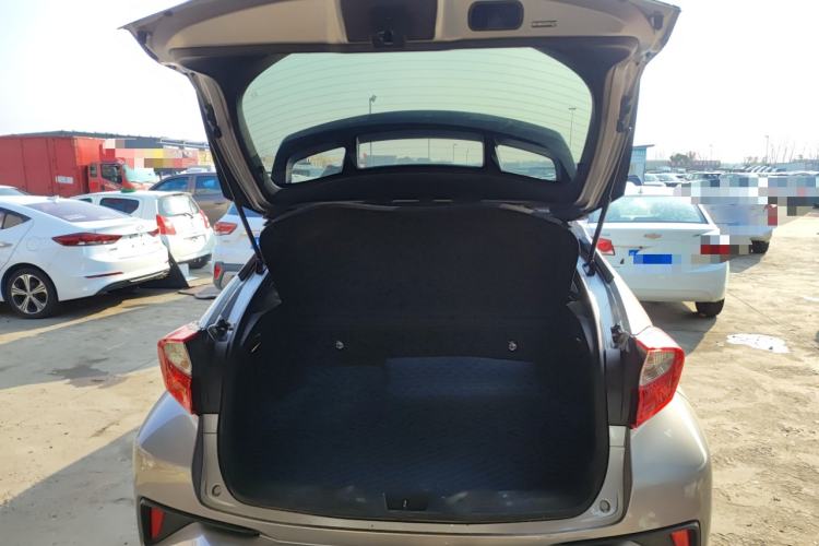 Used Toyota IZOA 2021 Dual-Motor 2.0L Yixiang Edition Trunk