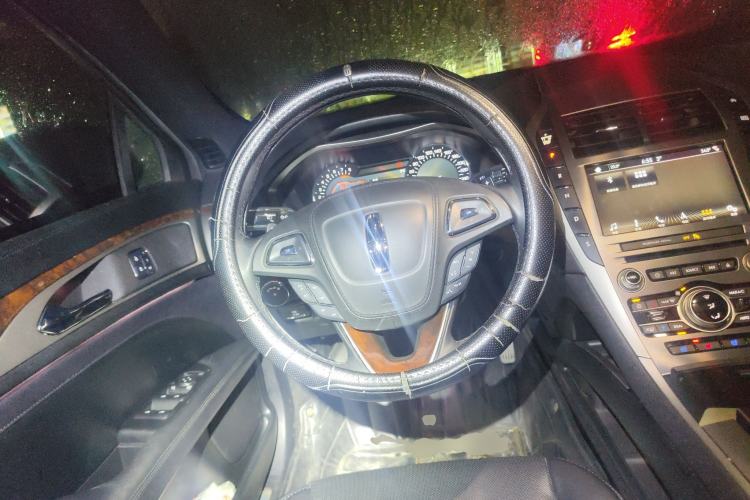 Used Lincoln MKZ 2017 2.0T Luxury Edition Steering Wheel