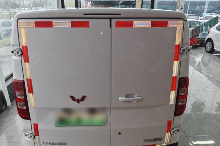 Used Wuling Yangguang 2024 300km Comfort Version with Sealed Windows 60kW Rear