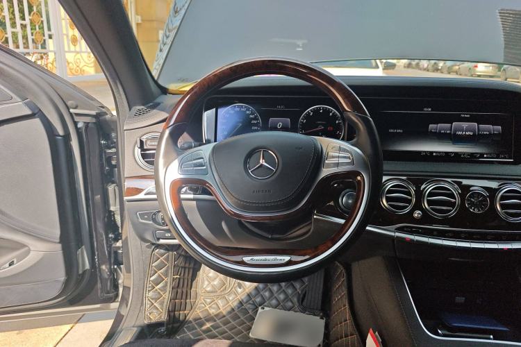 Used Mercedes-Benz Maybach S-Class 2015 S 500 4MATIC Steering Wheel