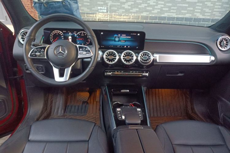 Used Mercedes-Benz GLB 2023 GLB 220 Sport Edition Center Console