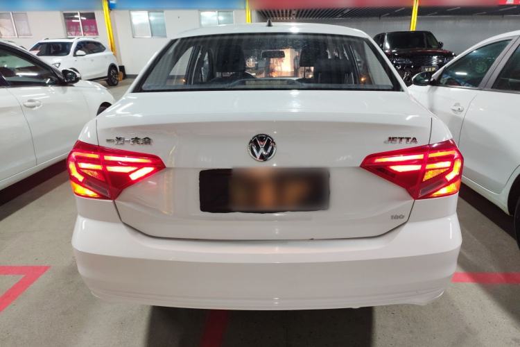 Used Volkswagen Jetta 2017 1.5L Manual Fashion Edition
