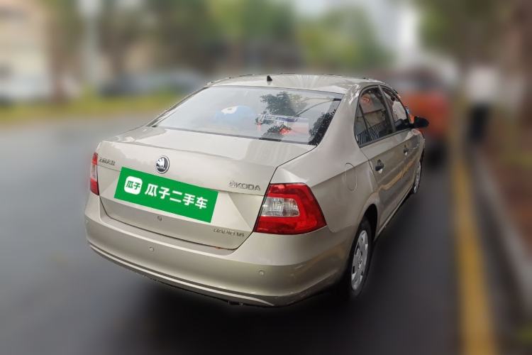 Used Skoda Rapid 2015 1.6L Automatic Enjoyment Selection Model
