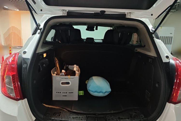 Used Buick Encore 2015 1.4T Automatic Two-Wheel Drive Urban Elite Version Trunk