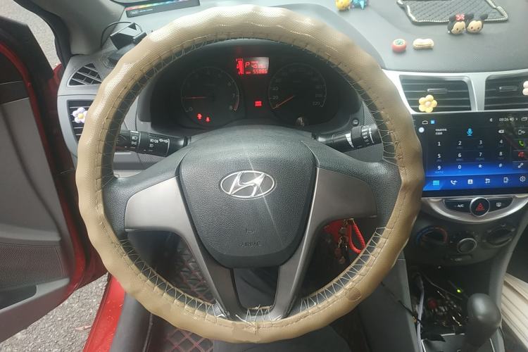 Used Hyundai Verna (older generation) 2014 1.4L Automatic Smart GLS Steering Wheel