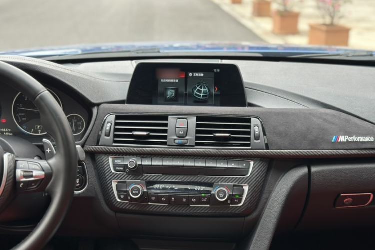 Used BMW 3 Series 2019 320i M Sport Package Audio And AC Panel