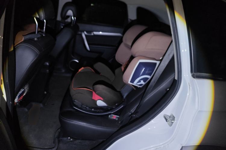 Used Chevrolet Captiva 2011 2.4 AT 7-Seater Luxury Edition
