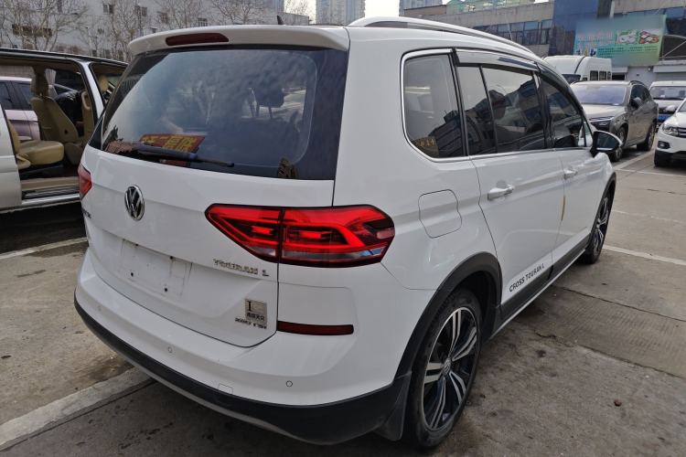 Used Volkswagen Touran 2018 Volkswagen Touran L 280TSI DSG Boundary Edition 7 Seats China VI Standard