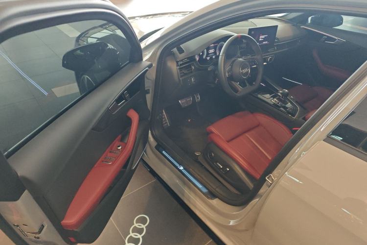 Used Audi A4L 2025 2 Million Units Enjoyment Version 40 TFSI Luxury Dynamic Edition B&O Starry Night Edition Driver Seat