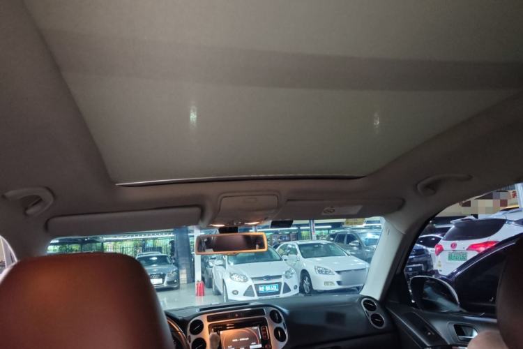 Used Volkswagen Tiguan 2015 1.8TSI Automatic Two-Wheel Drive Luxury Model Headliner