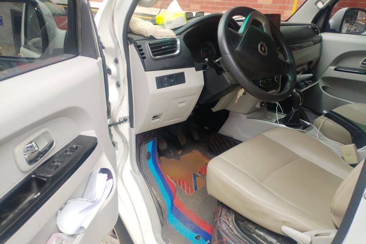 Used Jinbei New Hiace S 2023 1.5L Wealth Edition Passenger Van 5/6/7-Seater Central Air Conditioning Version SWC15M Driver Seat