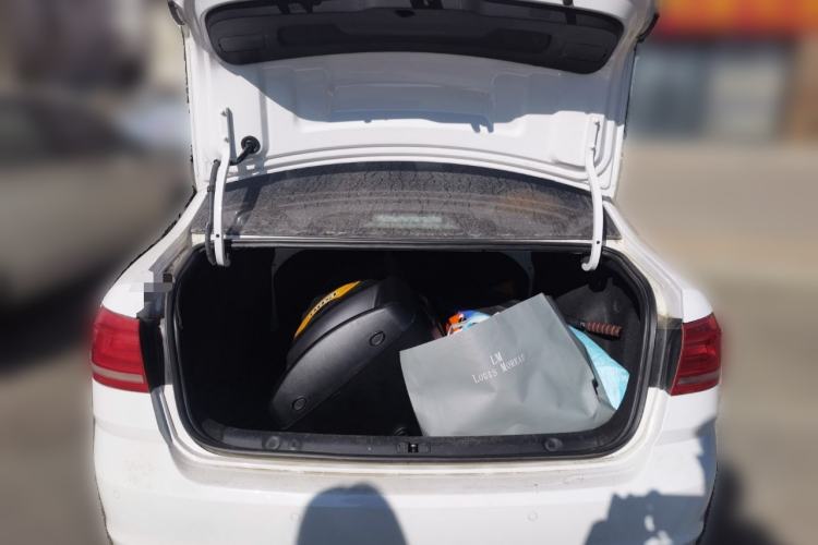 Used Volkswagen Lavida 2017 1.6L Automatic Comfort Edition
