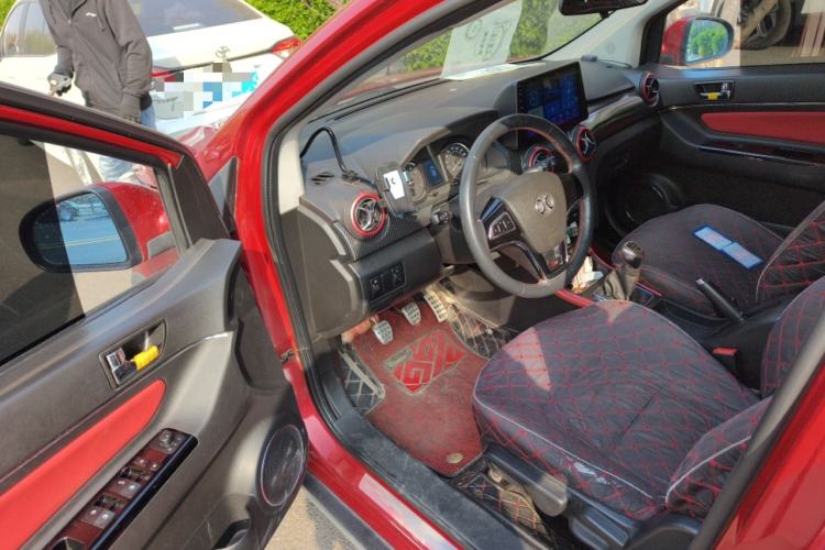 Used BAIC Senova X25 2015 1.5L Manual Elite Edition Driver Seat