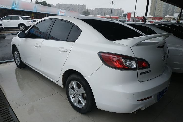 Used Mazda Mazda 3 2015 Sedan 1.6L Manual Comfort Model
