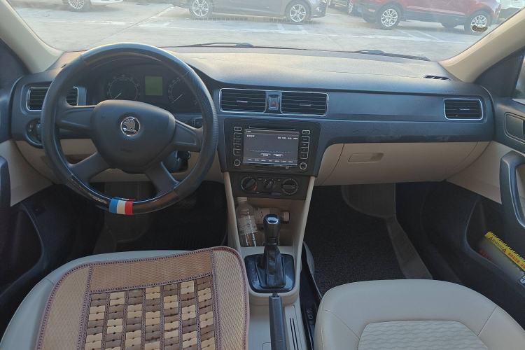 Used Skoda Rapid 2013 1.6L Automatic Smart Selection Model
