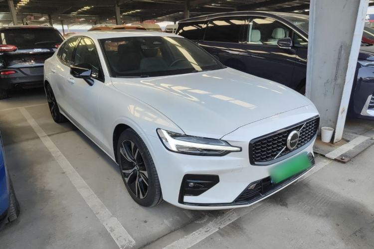 Used Volvo S60 2025 B5 Zhiya Sport Edition
