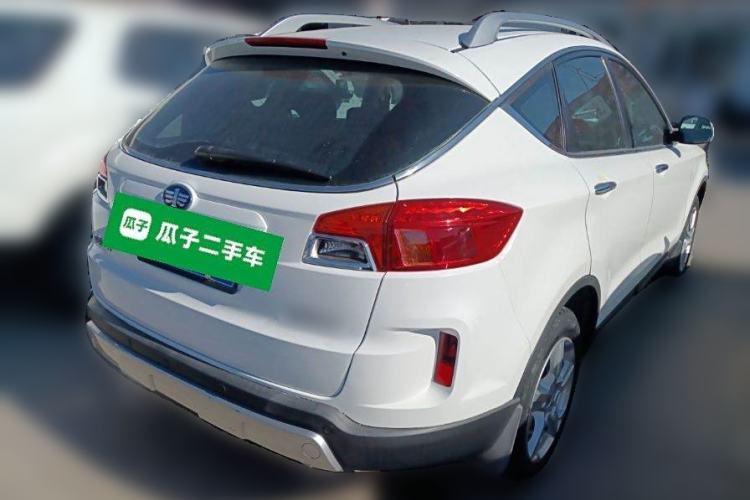 Used Bestune X80 2013 2.3L automatic luxury version
