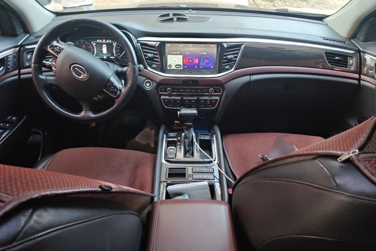 Used GAC Trumpchi GS8 2017 320T Two-Wheel Drive Luxury Smart Connectivity Version (7 Seats) Interior 2