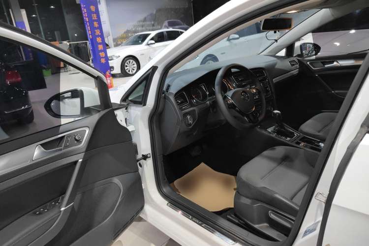 Used Volkswagen Golf 2018 230TSI Automatic Comfort Model