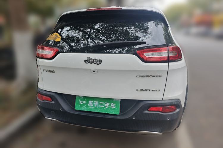 Used Jeep Cherokee 2017 2.0L Superior Edition