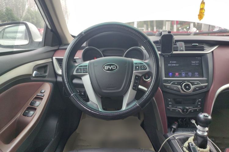 Used BYD G5 2014 1.5TI Manual Luxury Edition