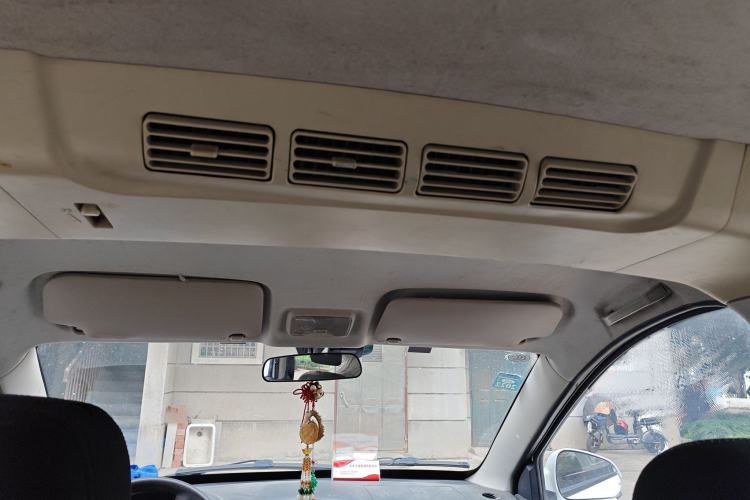 Used Dongfeng Fengon 330 2014 1.5L Manual Standard Edition DK15-02 Headliner