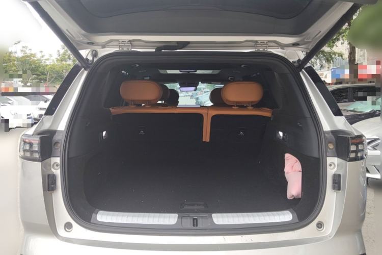 Used Dongfeng eπ eπ008 2025 210 Ultra Range-Extended Version 5 Seats Trunk