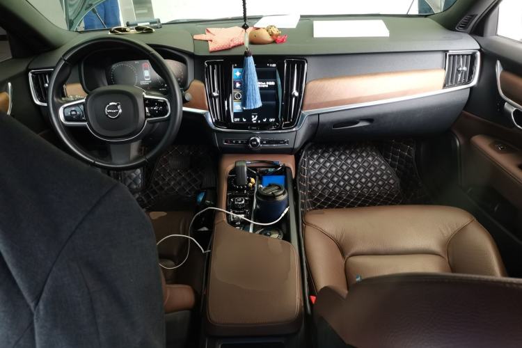 Used Volvo S90 2021 B5 Zhiyi Luxury Edition Center Console