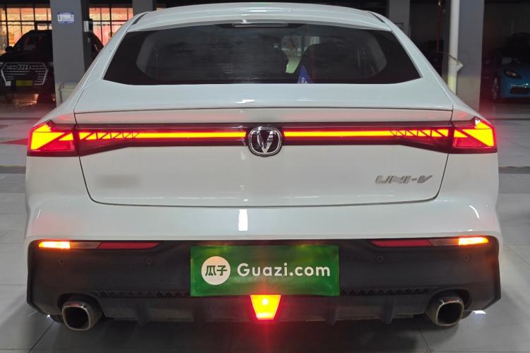 Used CHANGAN UNI-V 2024 1.5T High-Energy Version Rear