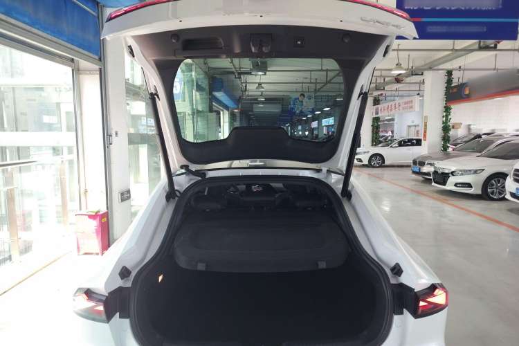 Used Changan UNI-V iDD 2023 ZhiDian iDD 1.5T 113km ZhiKu Model
