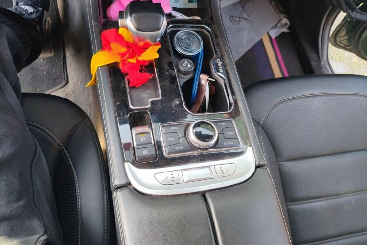 Used BAIC Off-Road BJ40 2019 PLUS 2.3T Automatic Four-Wheel Drive Premium Edition China VI Gear Lever